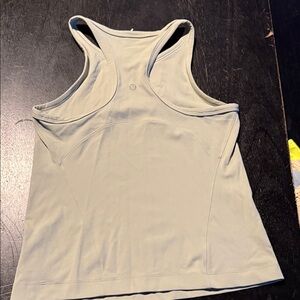 Lululemon Women’s Performance Racerback Tank Top - Cream size 10